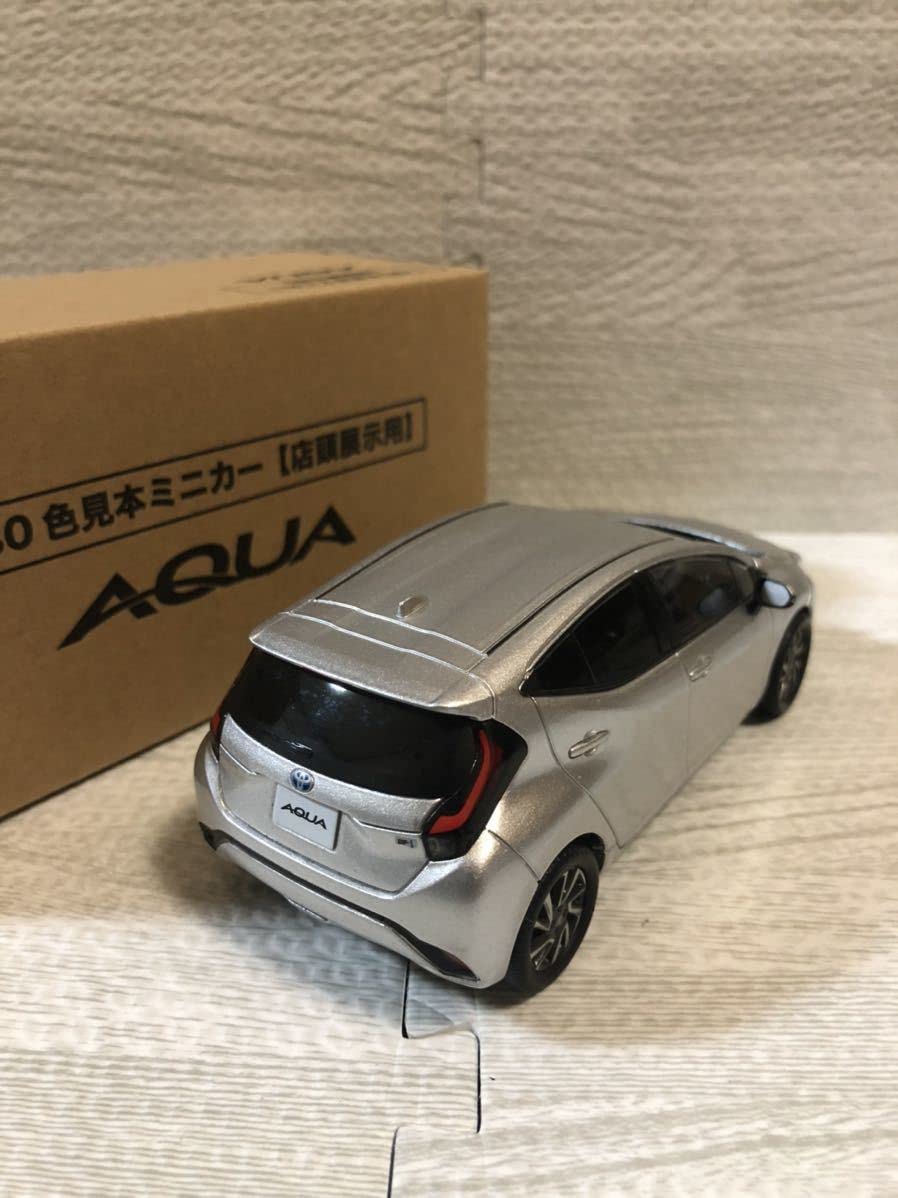 Amazon | 1/30 トヨタ 新型アクア AQUA カラーサンプル ミニカー